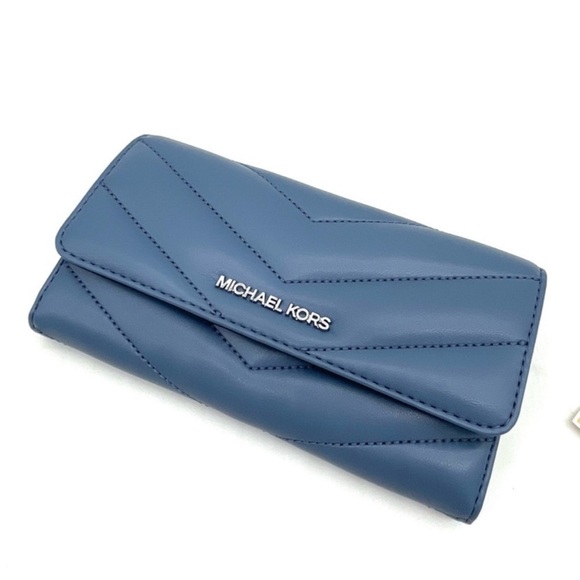 Michael Kors Large Trifold Wallet Blue
Lagoon - Picture 6 of 9